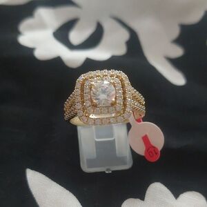 Elegant Gold and Silver Women's Ring